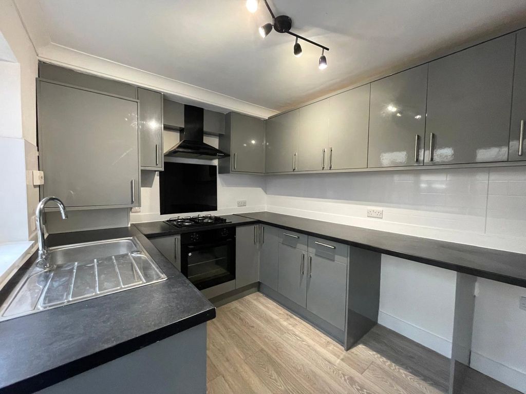 Property photo 2 of 11 Picture No. 25