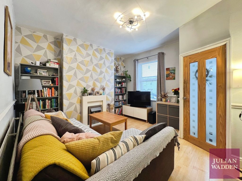 Property photo 2 of 12 Picture 2