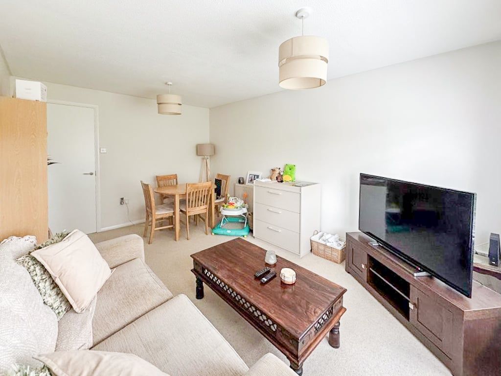 Property photo 2 of 9