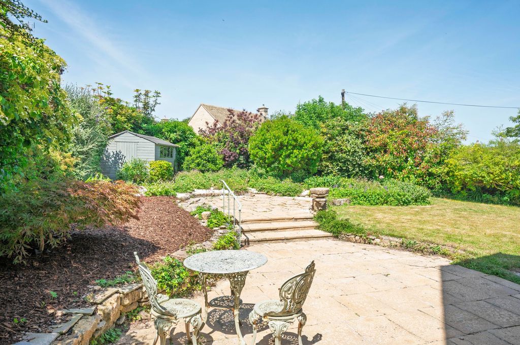 Property photo 3 of 21 Garden