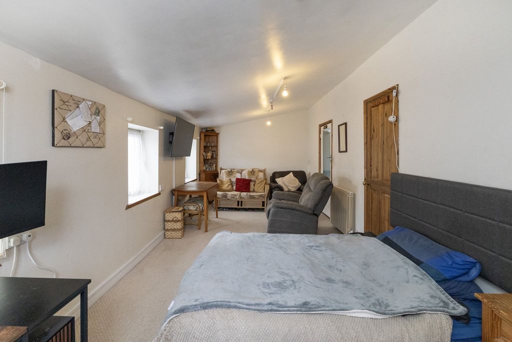 Additional image 13 of 4 bed detached house to rentLa Route De La Hougue Du Pommier, Castel, Guernsey GY5