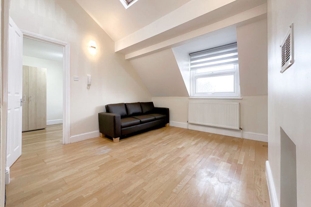 Property photo 3 of 17 Picture No. 14