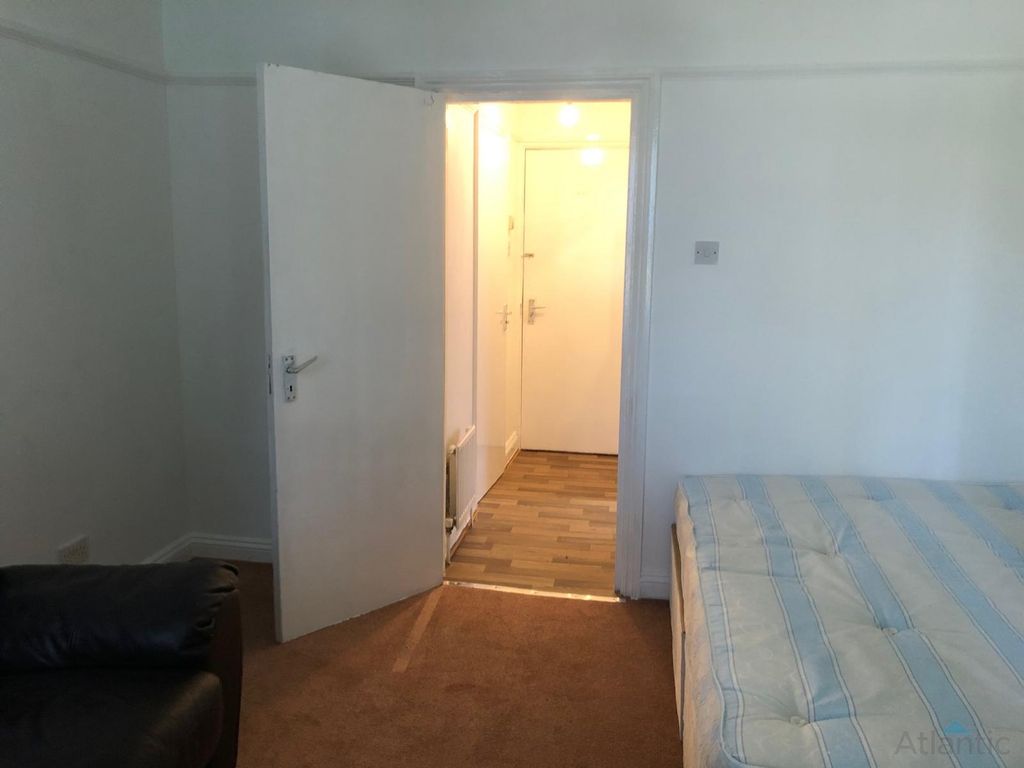 Property photo 3 of 5 Gallery