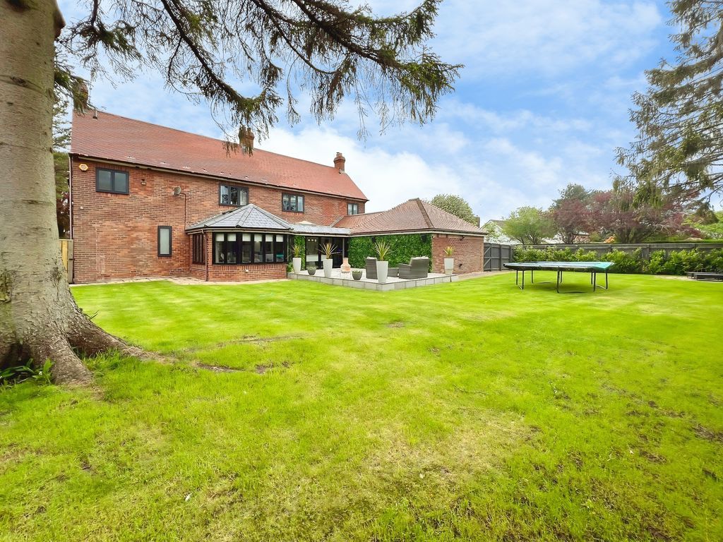 Property photo 2 of 55 Photo 32