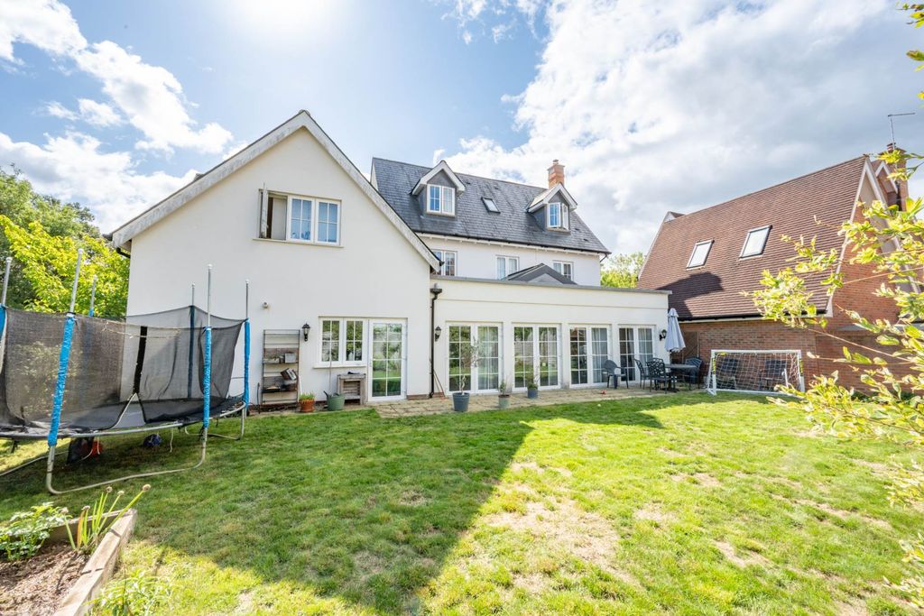 Property photo 2 of 39