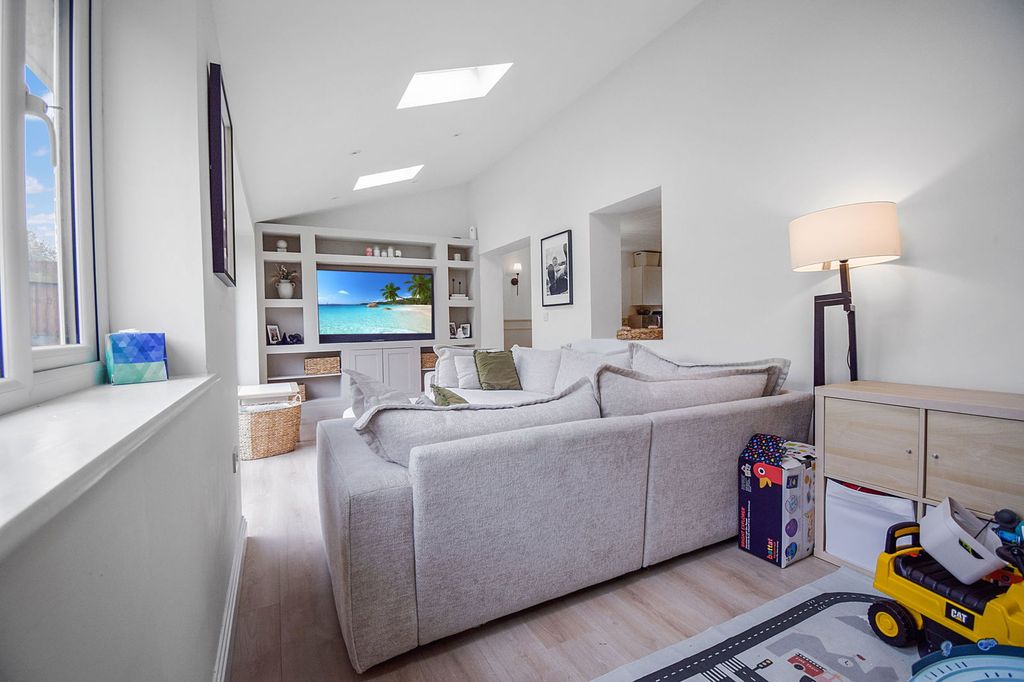 Property photo 3 of 15