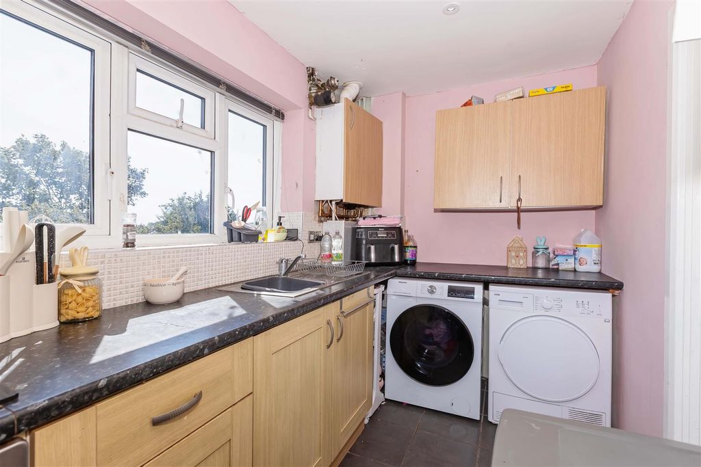 Property photo 2 of 16 For Sale By Aspire Residential | Limbrick Lane