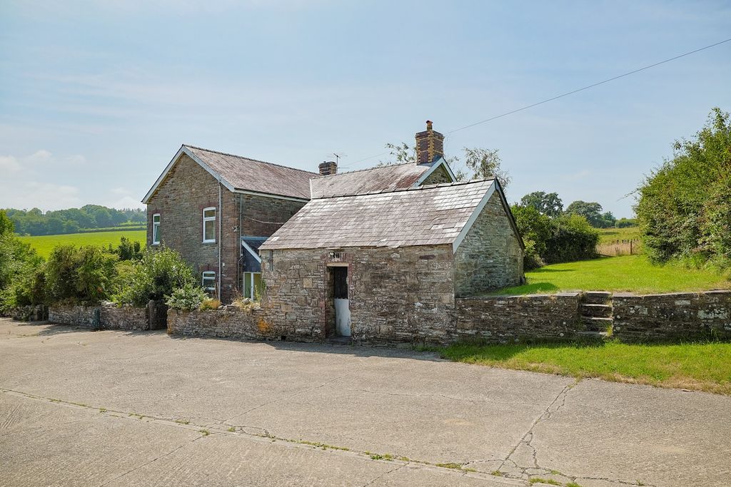 Property photo 2 of 29