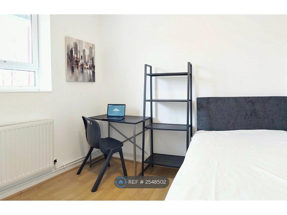 Property photo 3 of 13 Room 1