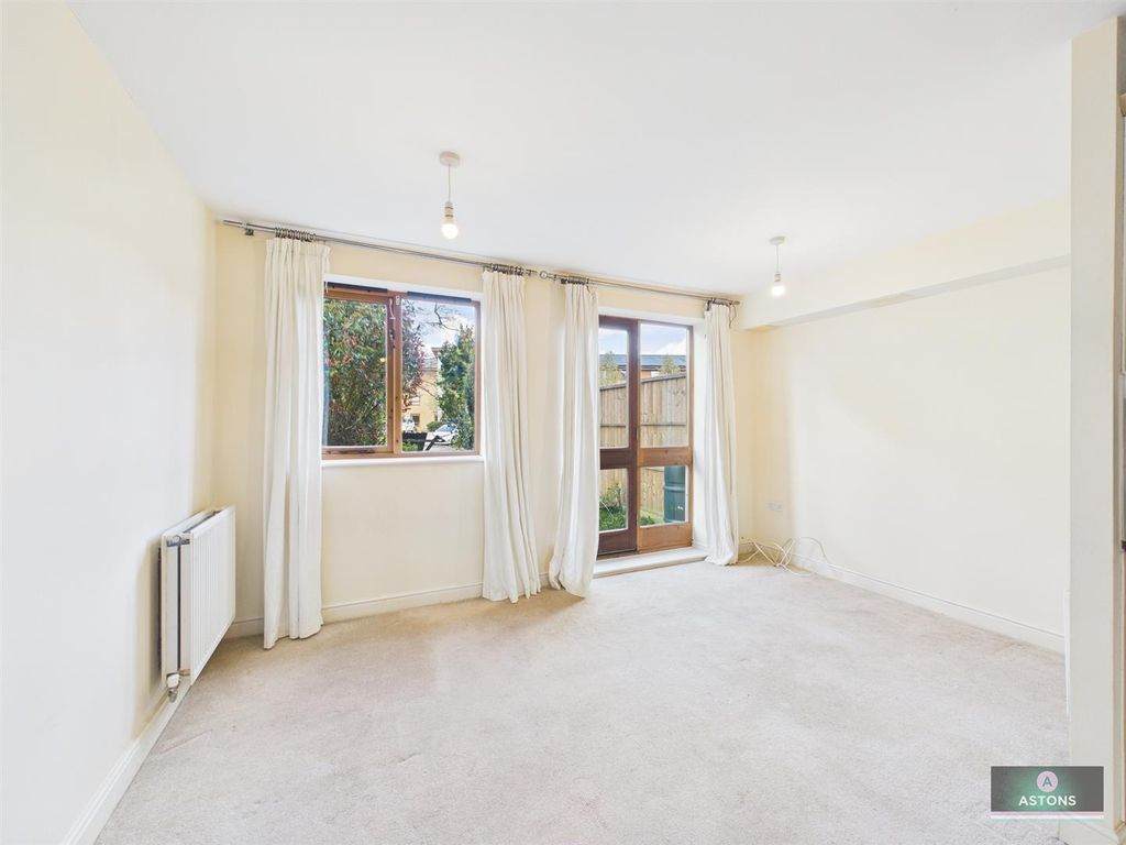 Property photo 3 of 10 Cam02067G0-Pr0225-Still001.Jpg