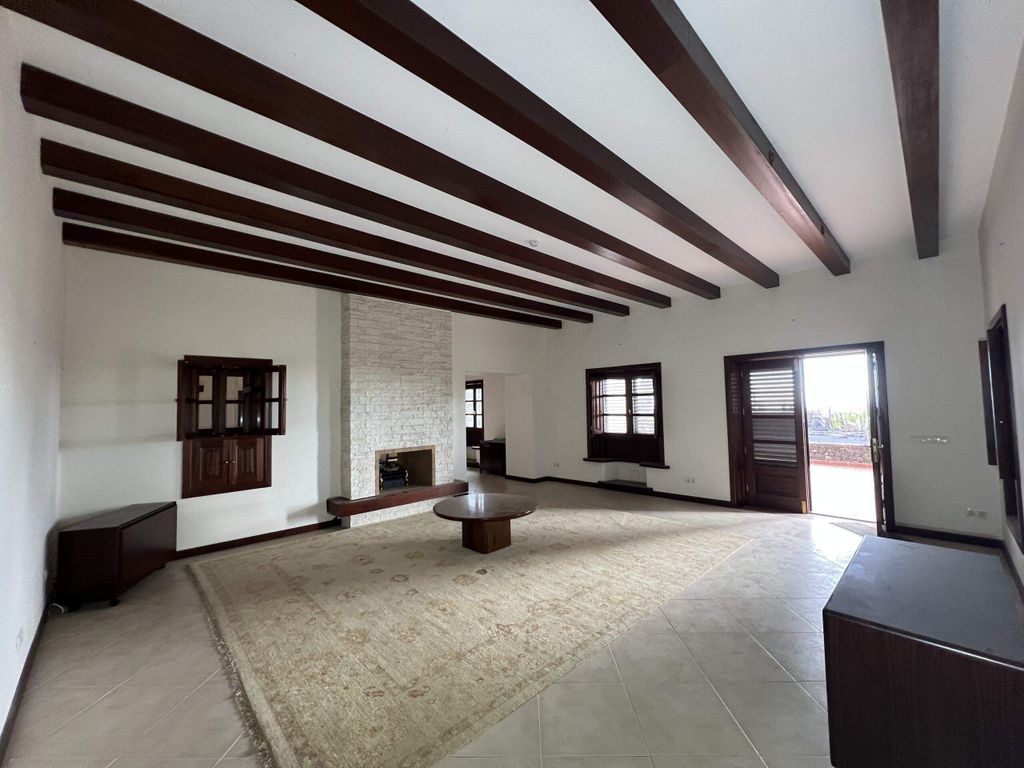 Property photo 3 of 48