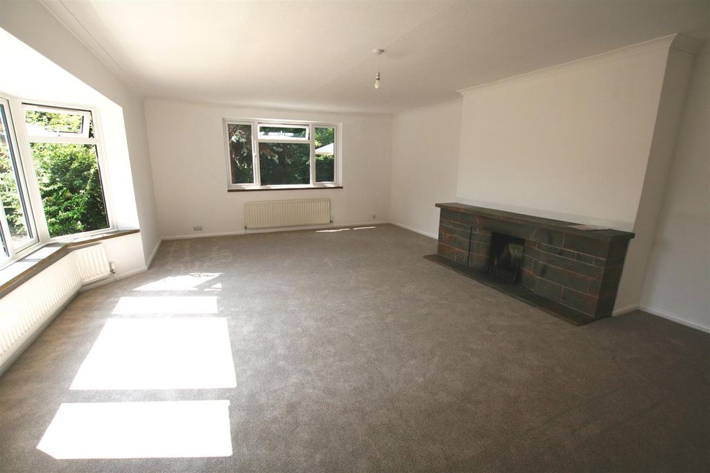 Property photo 2 of 16 Gowerhouse,Livingroom.Jpg