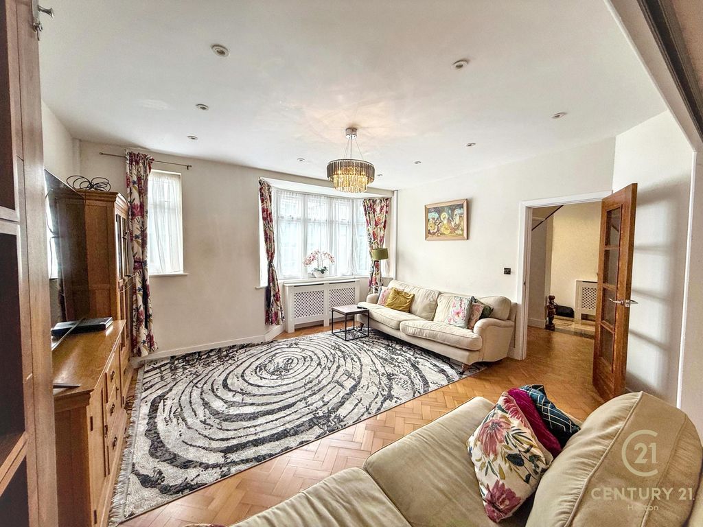 Property photo 2 of 20