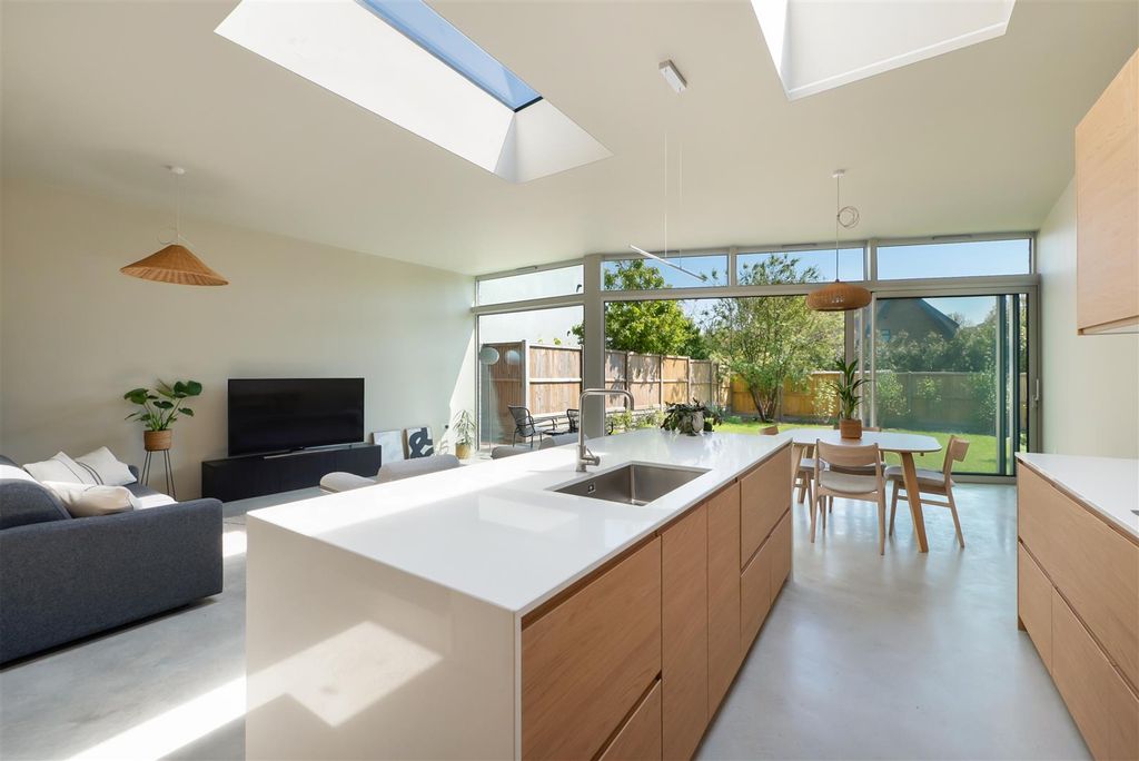 Property photo 3 of 24 Kingsdown Park, Tankerton, Whitstable