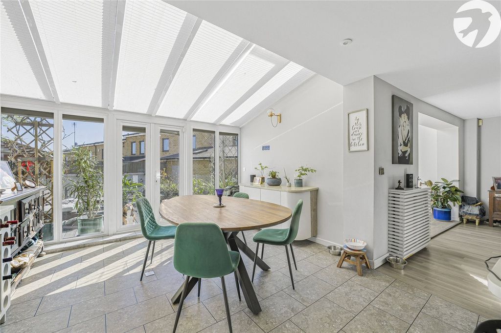Property photo 2 of 26 Dining Area