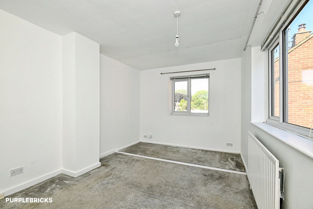 Property photo 2 of 21