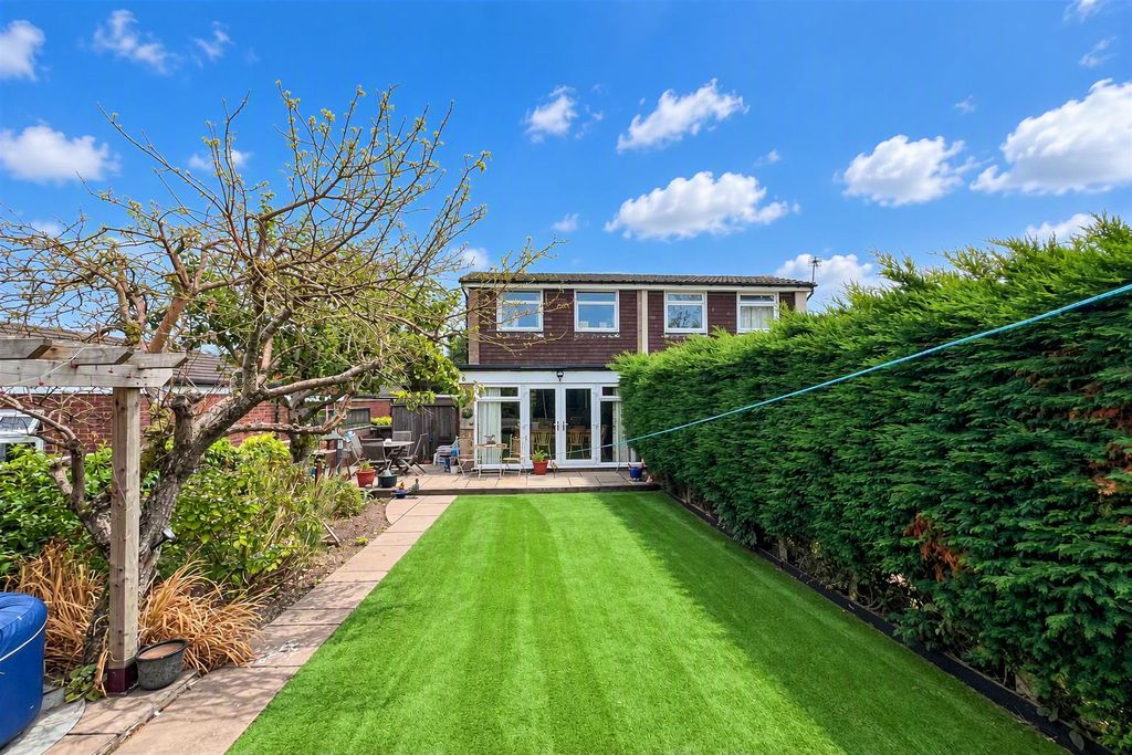 Property photo 1 of 19 Rear Garden