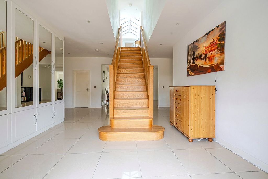 Property photo 2 of 20 Picture No. 99