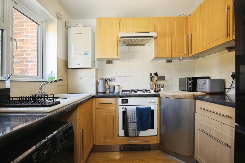 Property photo 2 of 12