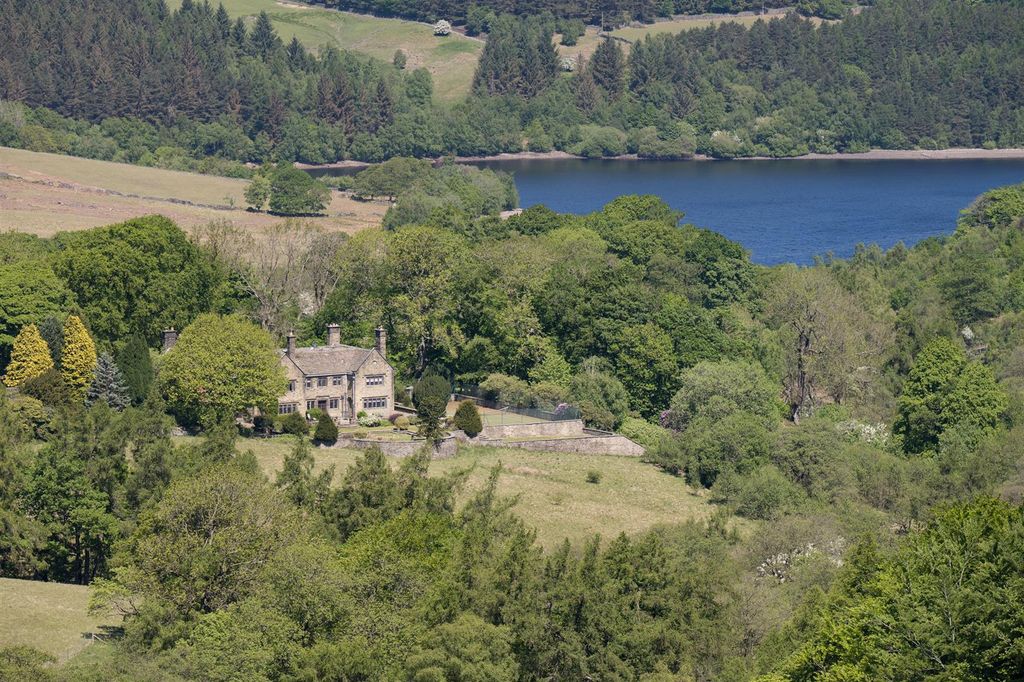 Property photo 3 of 84 Bents House
