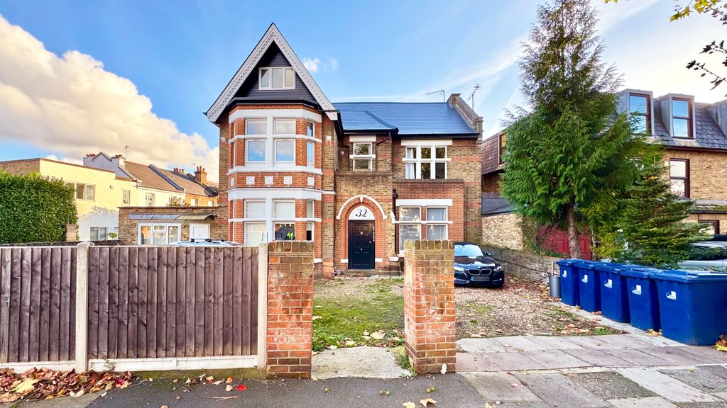 Property photo 3 of 13