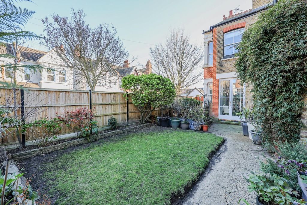 Property photo 3 of 37