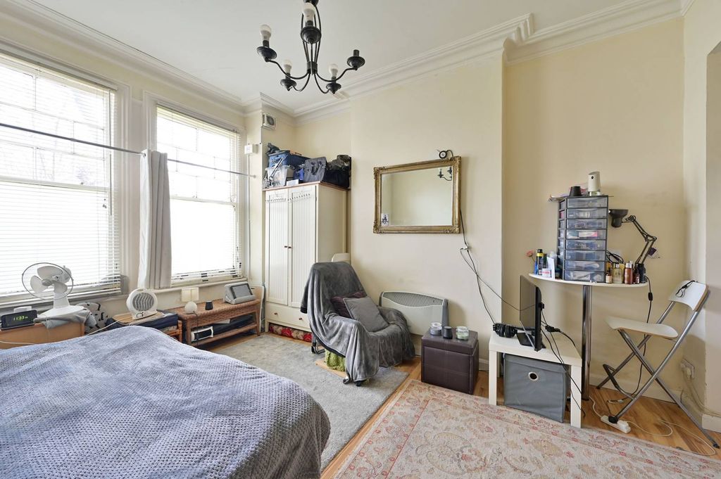 Property photo 1 of 3