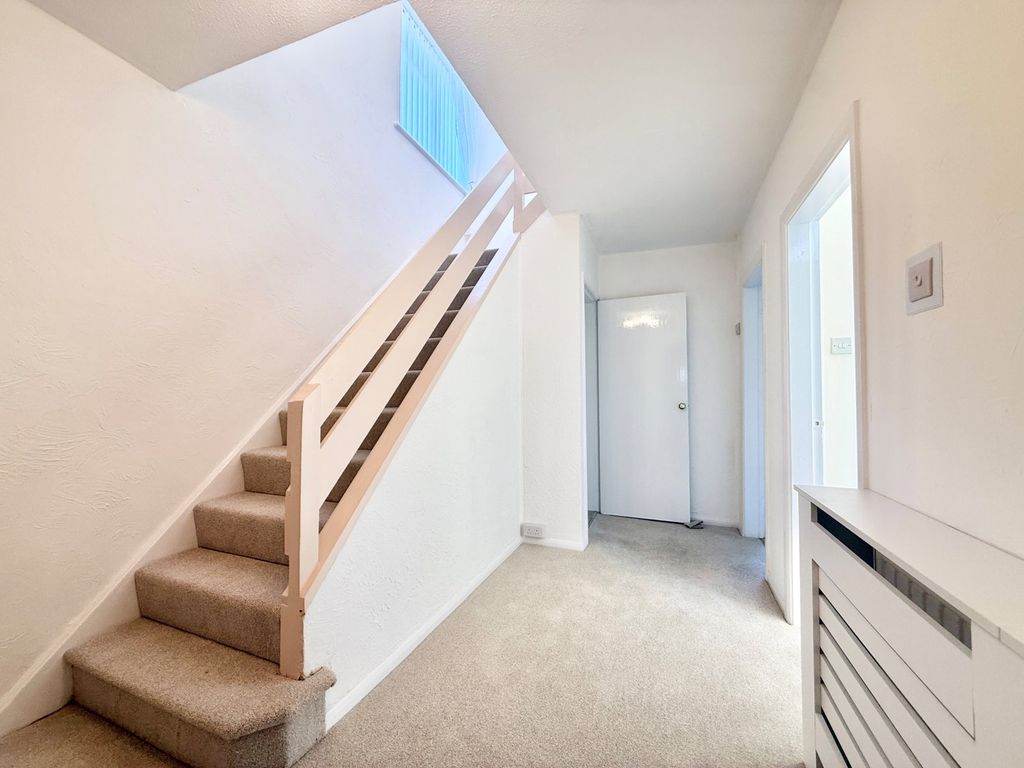 Property photo 2 of 26