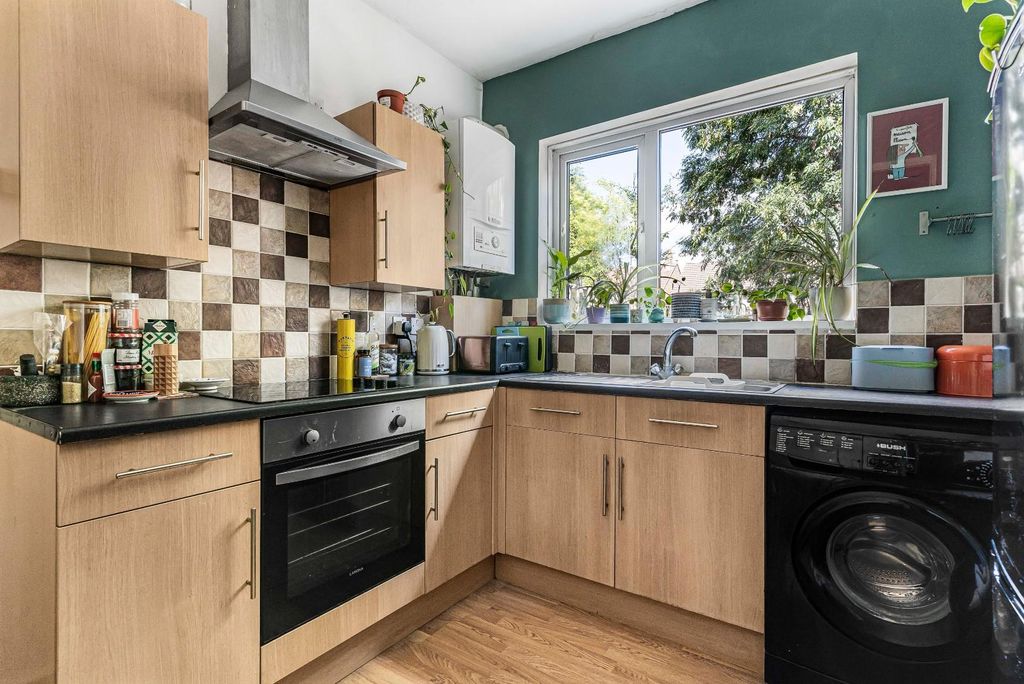 Property photo 3 of 17 16_57512.Jpg