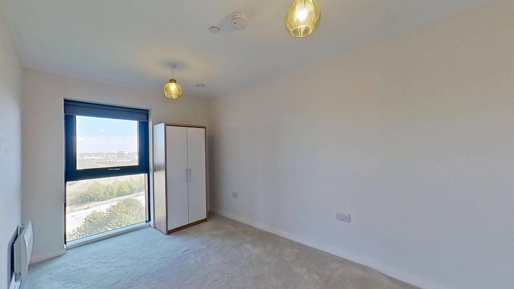 Property photo 3 of 43 Bedroom