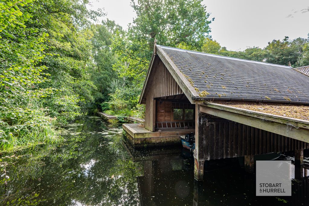Property photo 2 of 37 Along The River