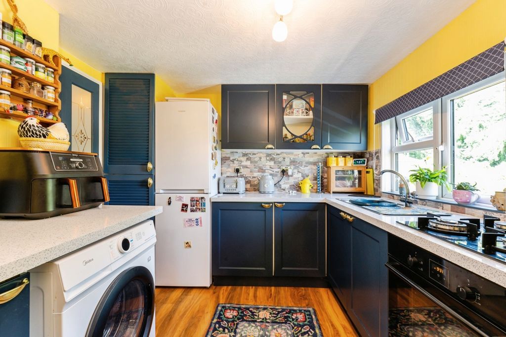 Property photo 2 of 17 Photo