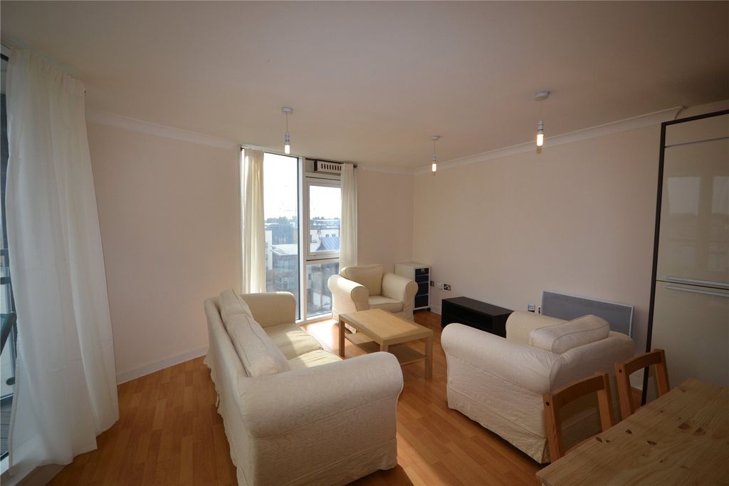 Property photo 2 of 12 Lounge