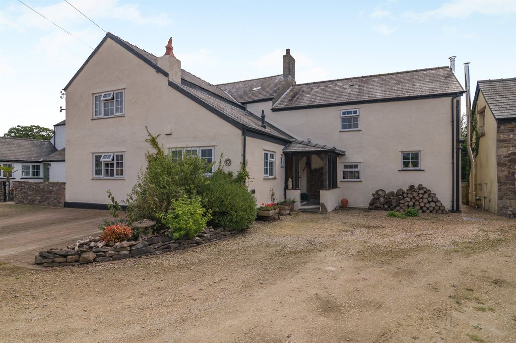 Property photo 1 of 36