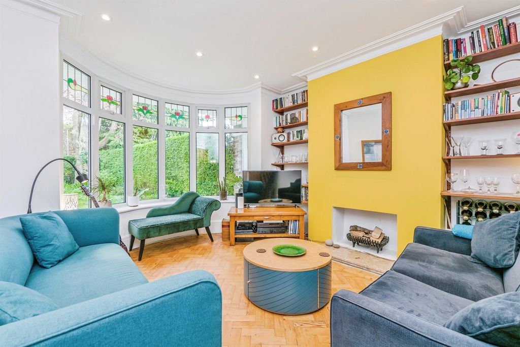 Property photo 3 of 19