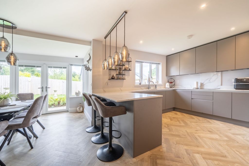 Property photo 3 of 40