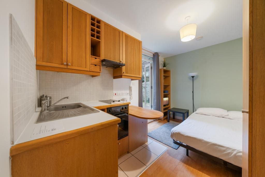 Property photo 1 of 9 Studio To Rent