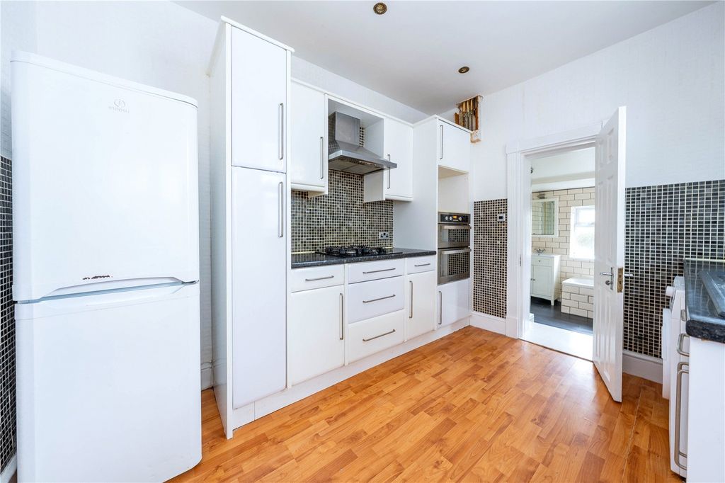 Property photo 2 of 15 Picture No. 05