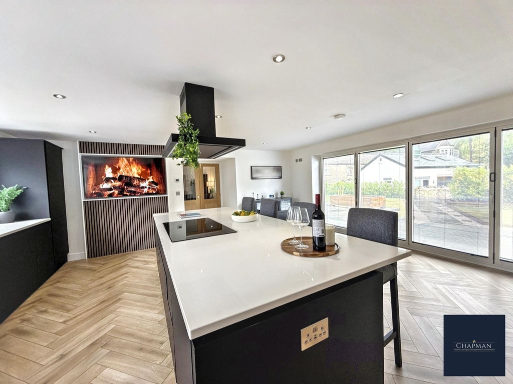 Property photo 2 of 54