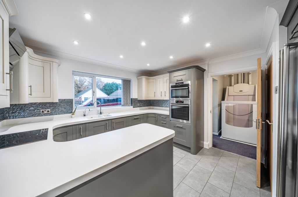 Property photo 2 of 25 1387711-1-6932Fc2726Cf6