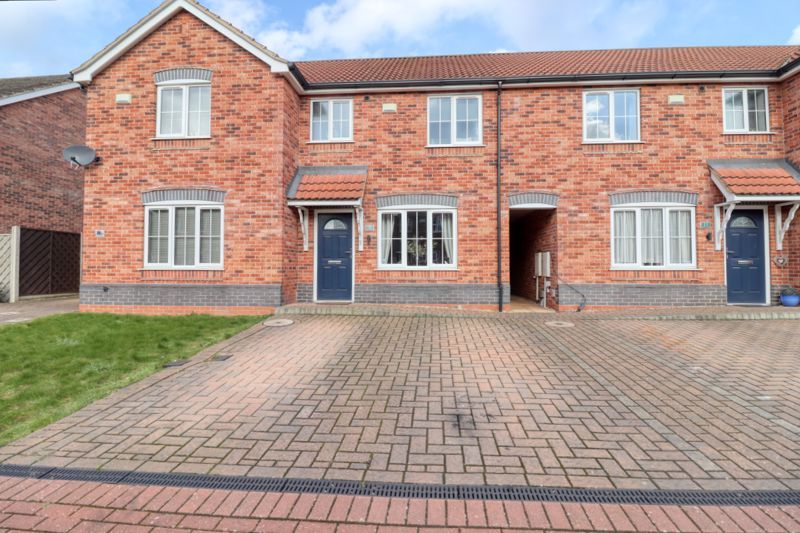 Property photo 1 of 11 Frontal