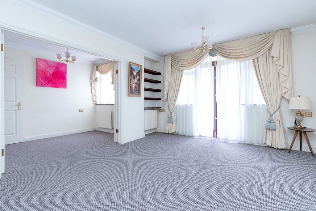 Property photo 1 of 8 Picture No. 04