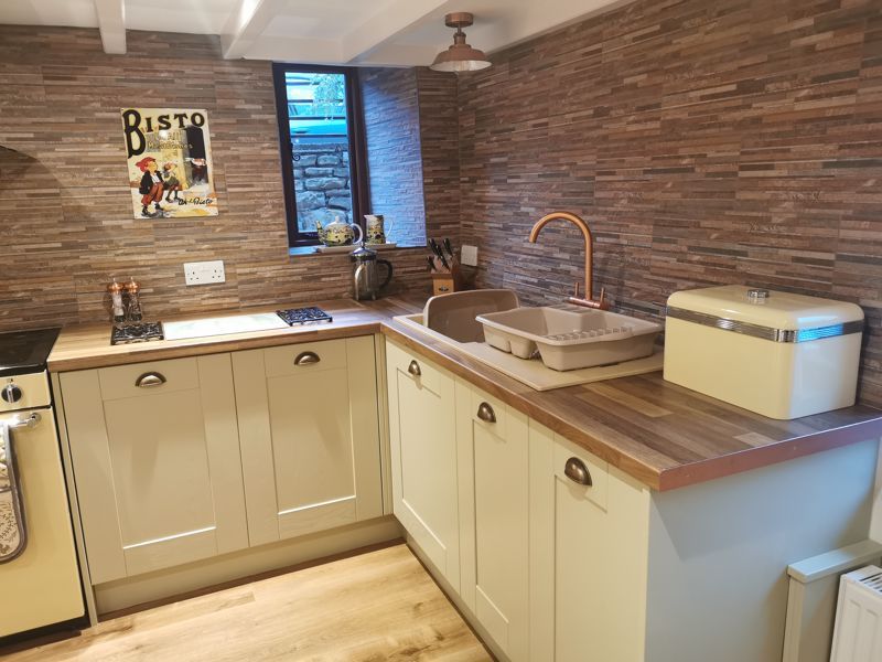 Property photo 2 of 19 Kitchen