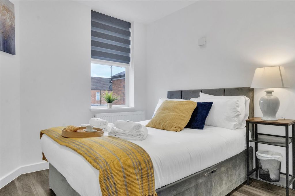 Property photo 2 of 14 Flat 2 18 Mr (1).Jpg