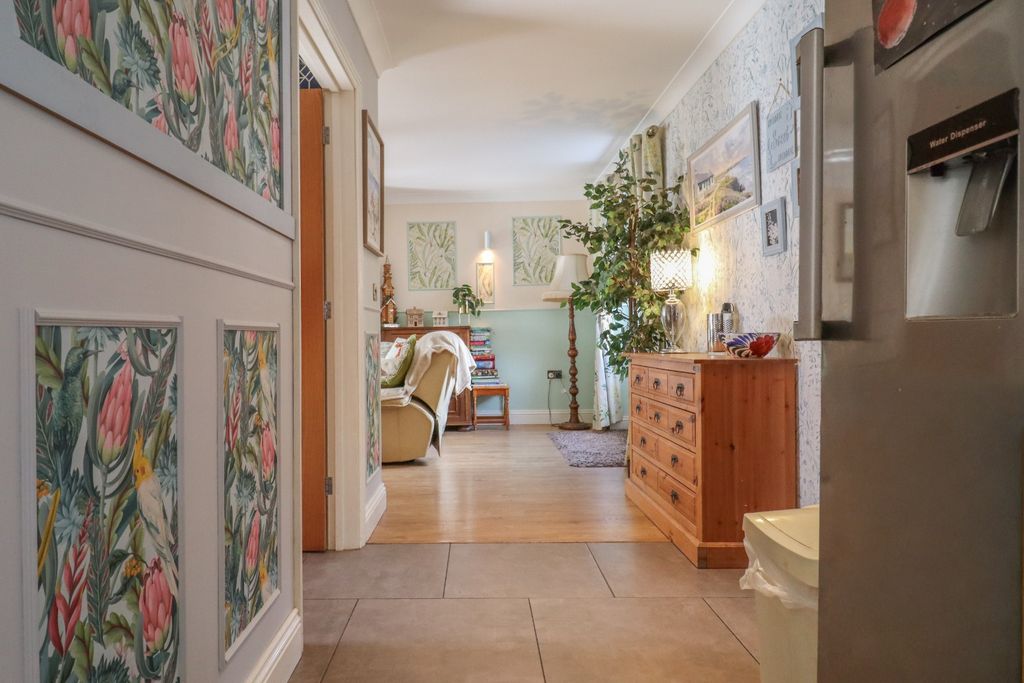 Property photo 3 of 29 4556805