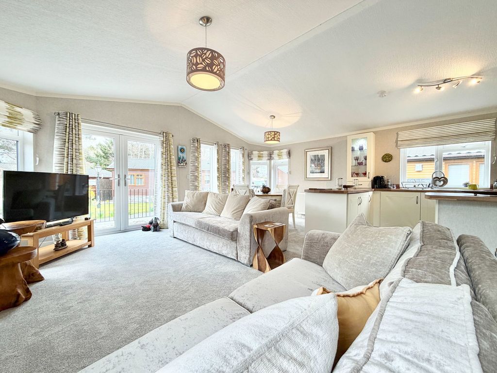 Property photo 3 of 30