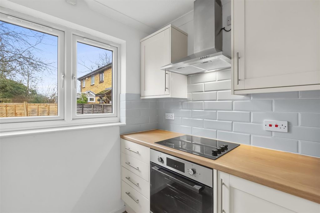Property photo 3 of 15 Kitchen
