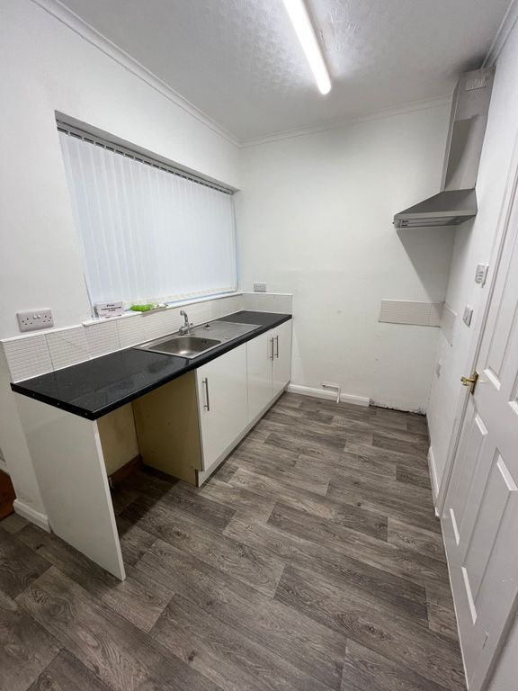 Property photo 2 of 9 243d8E38-7552-4701-83Fe-7E88B8040B43