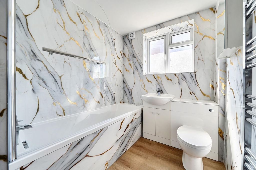 Property photo 3 of 12 391.Jpg