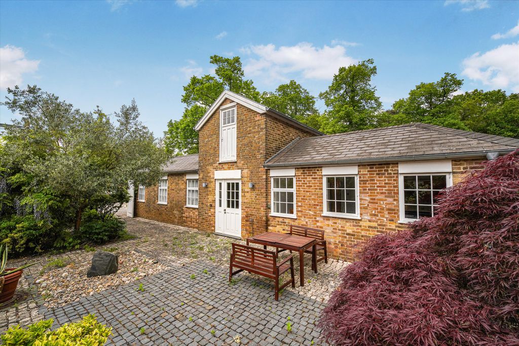 Additional image 27 of 5 bed detached house for saleHigh Beech, Loughton, Essex IG10